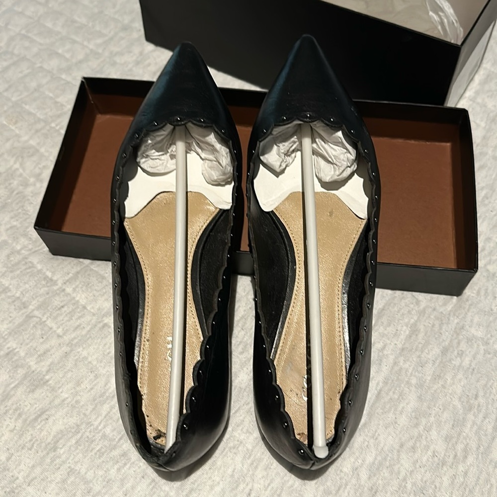 Coach Jill Soft Shine Calf black flats in size 8.5